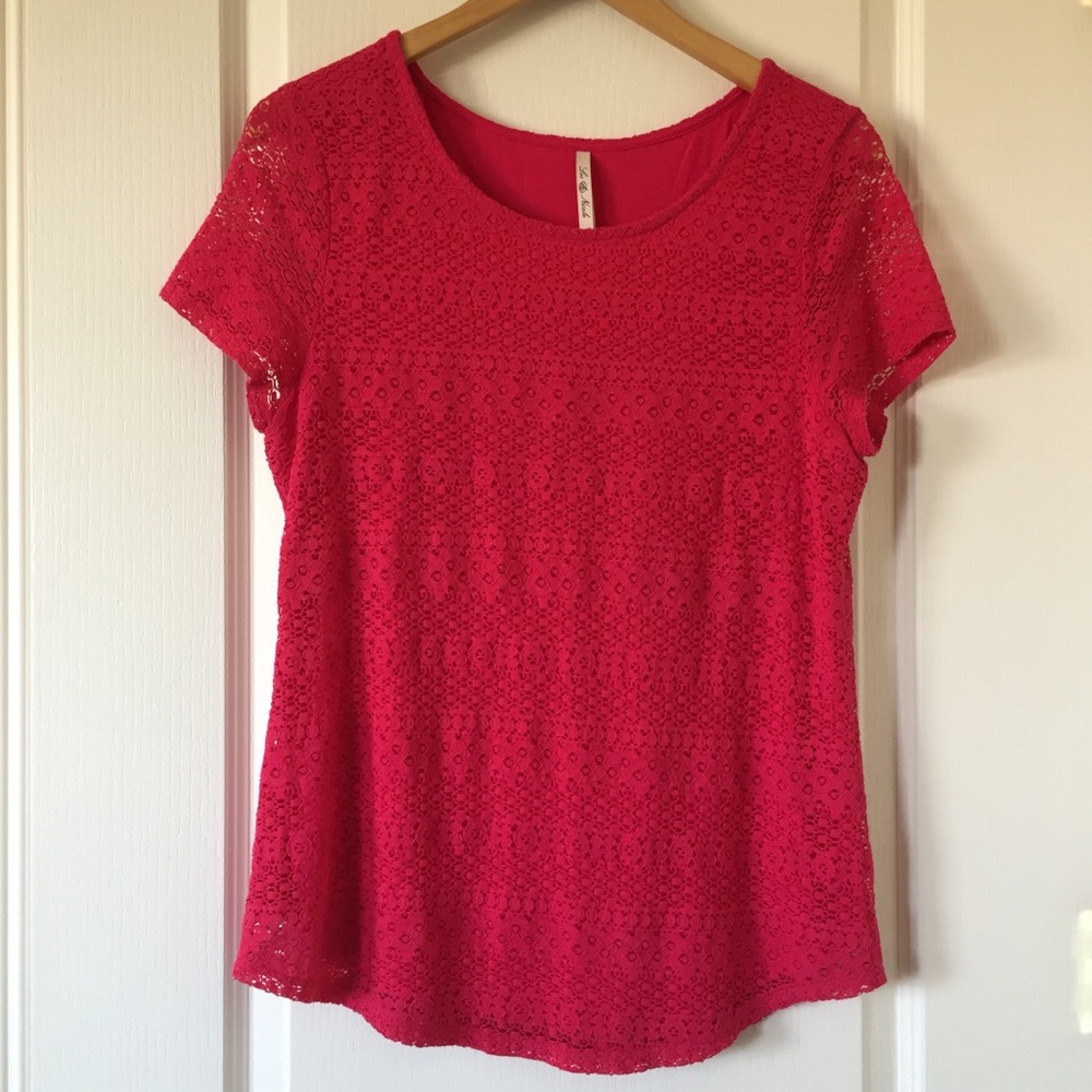 3/$21 Leo & Nicole pink crochet overlay SS top